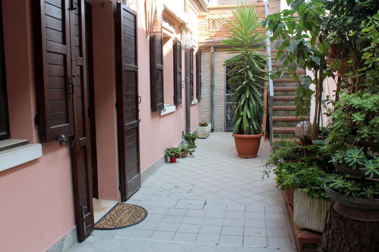 Porta Del Carmine Bed & Breakfast Comacchio Exterior photo