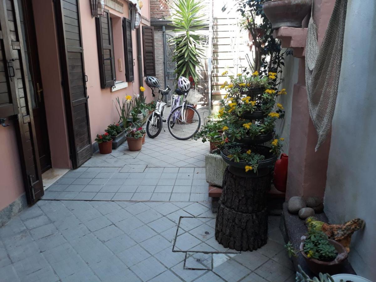 Porta Del Carmine Bed & Breakfast Comacchio Exterior photo