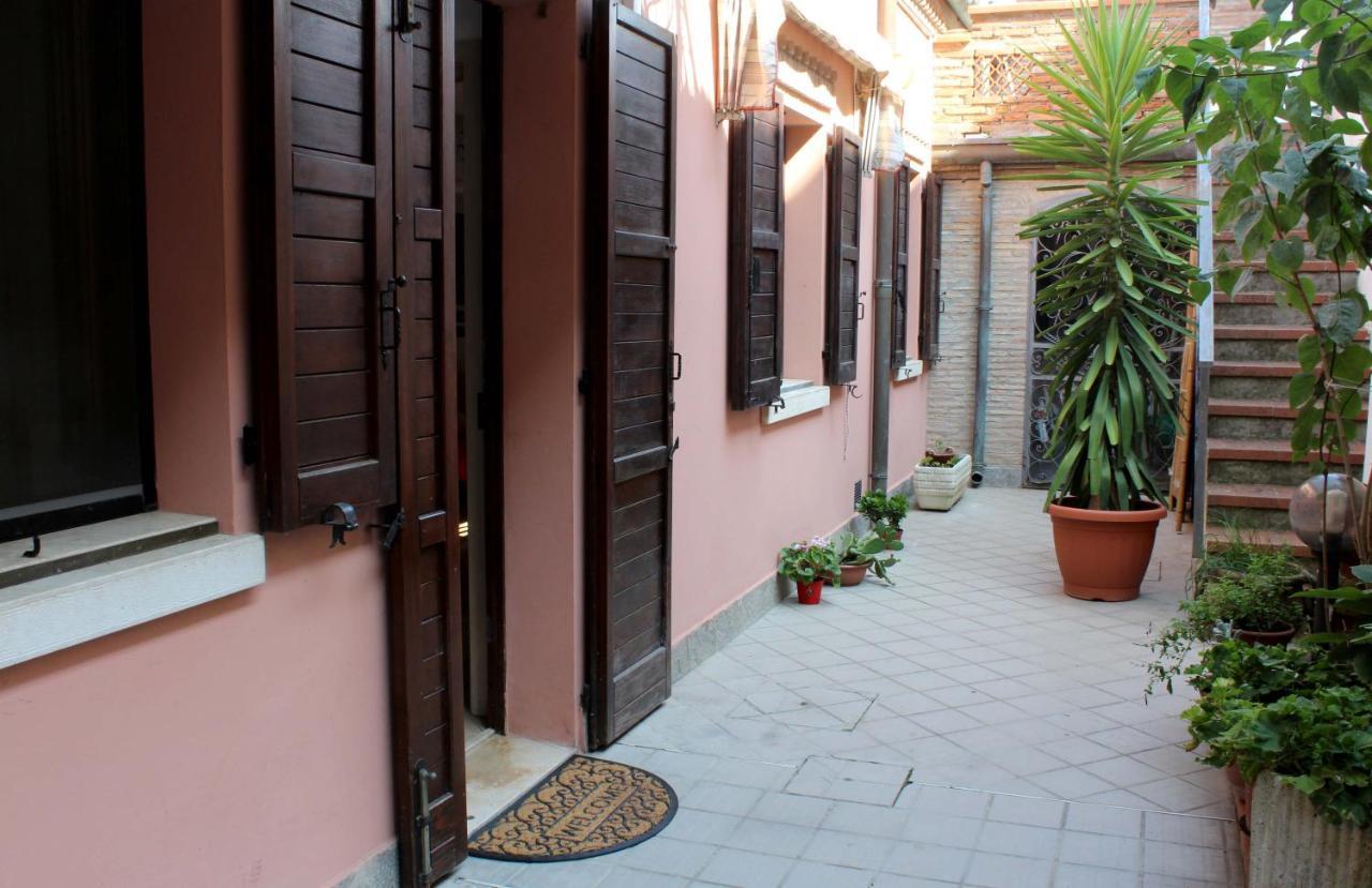 Porta Del Carmine Bed & Breakfast Comacchio Exterior photo